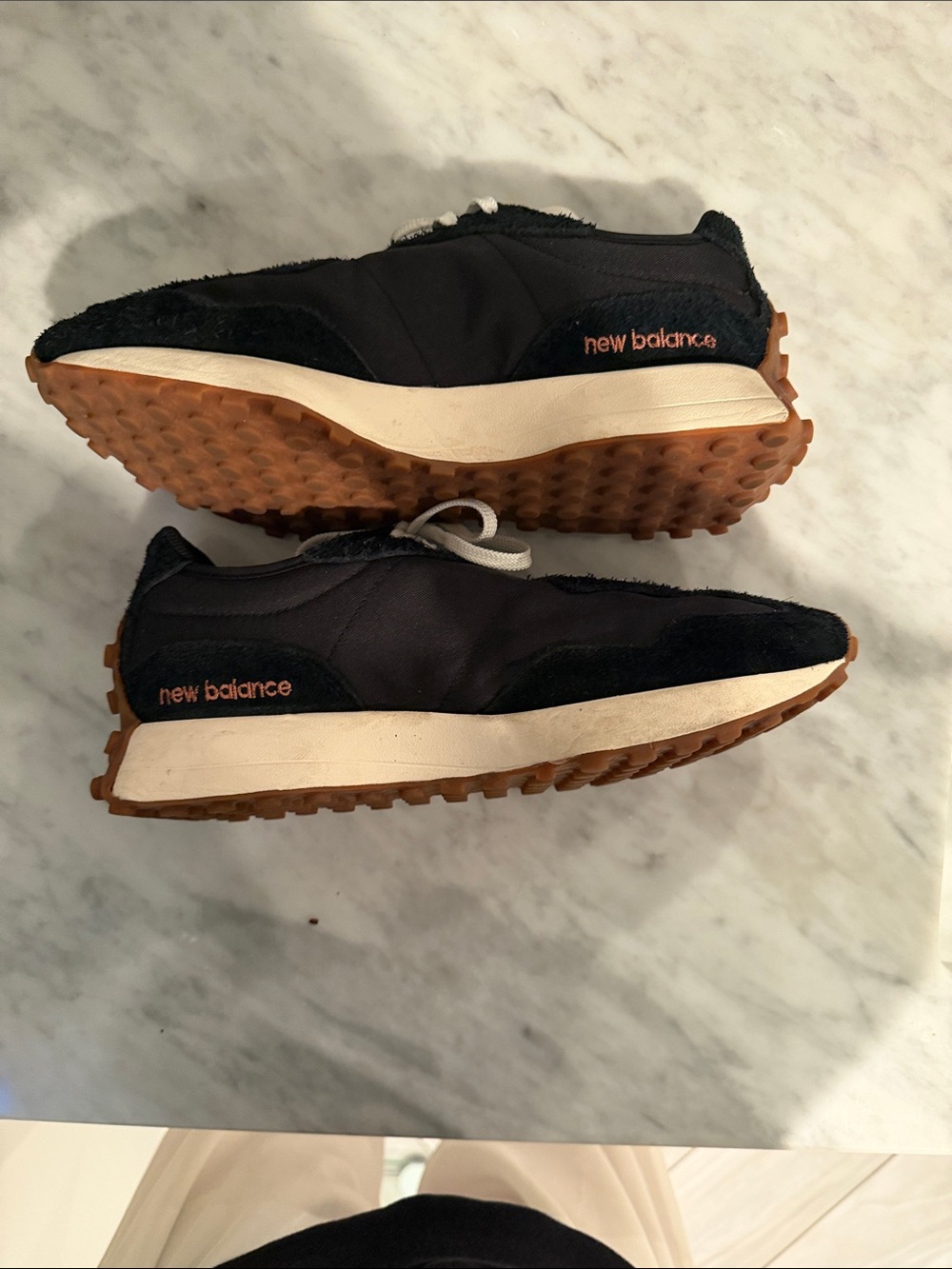 New Balance 327 Women’s 9 - Picture 14 of 15